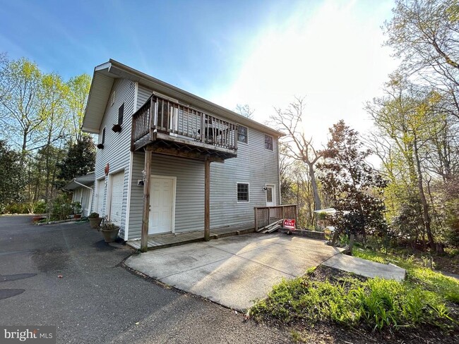Building Photo - 9740 Deerhaven Ln