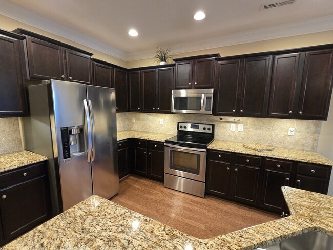 Building Photo - 716 Carneros Ci