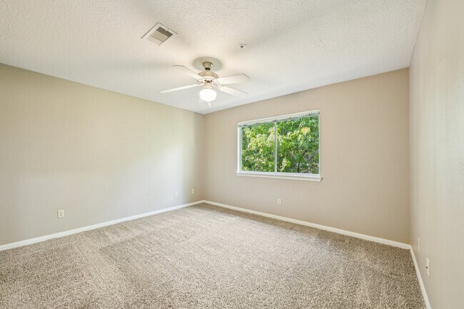 Building Photo - 100 Westpark Dr