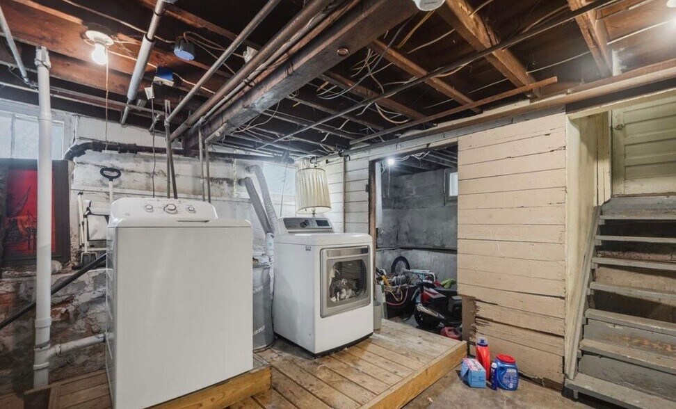 Building Photo - 1328 Garfield St