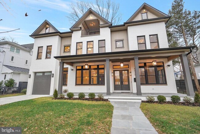 Building Photo - 4428 Albemarle St NW
