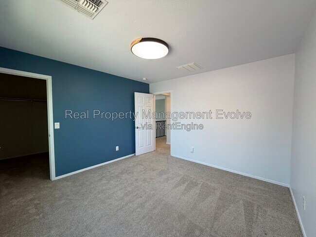 Building Photo - 5164 W Quail Track Dr