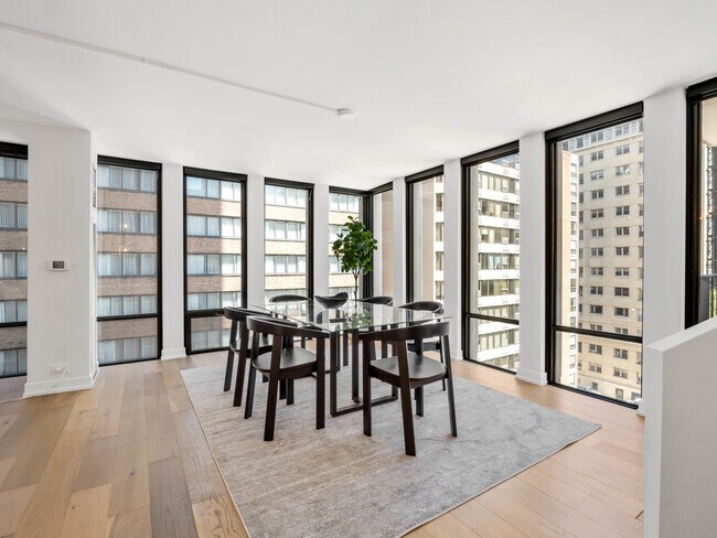 Building Photo - 200 E Delaware Pl