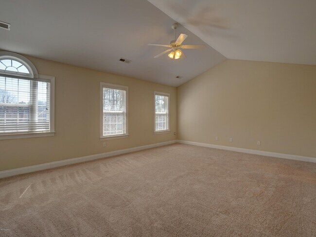 Building Photo - 217 Windchime Dr