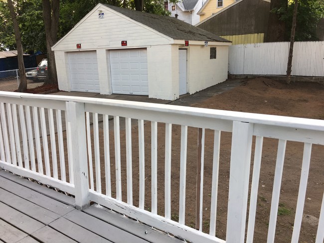 Building Photo - 86 Adeline St