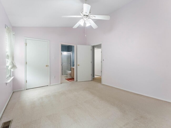 Building Photo - 5 Larkspur Ct