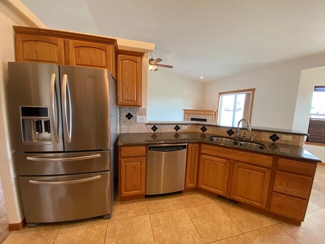 Building Photo - 3511 Hovley Ln