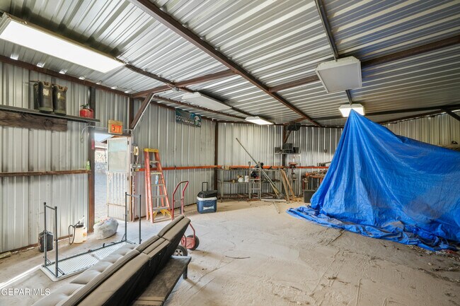 Building Photo - 13475 Sunset Hills Dr