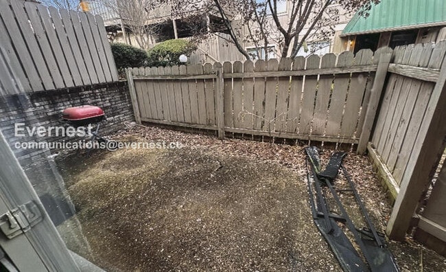 Building Photo - 2225 Golf Rd SW