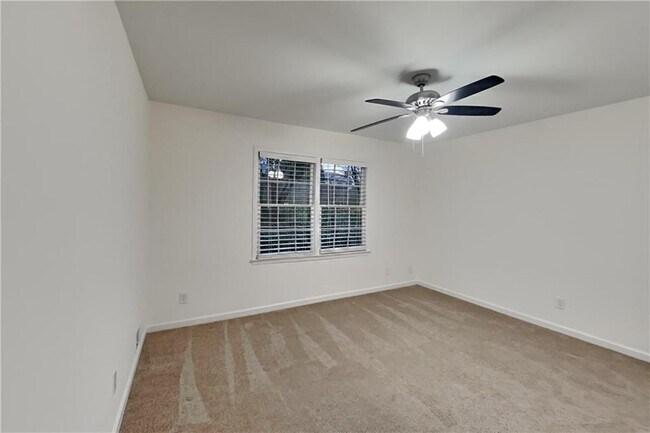 Building Photo - 3350 Turtle Lake Club Dr SE