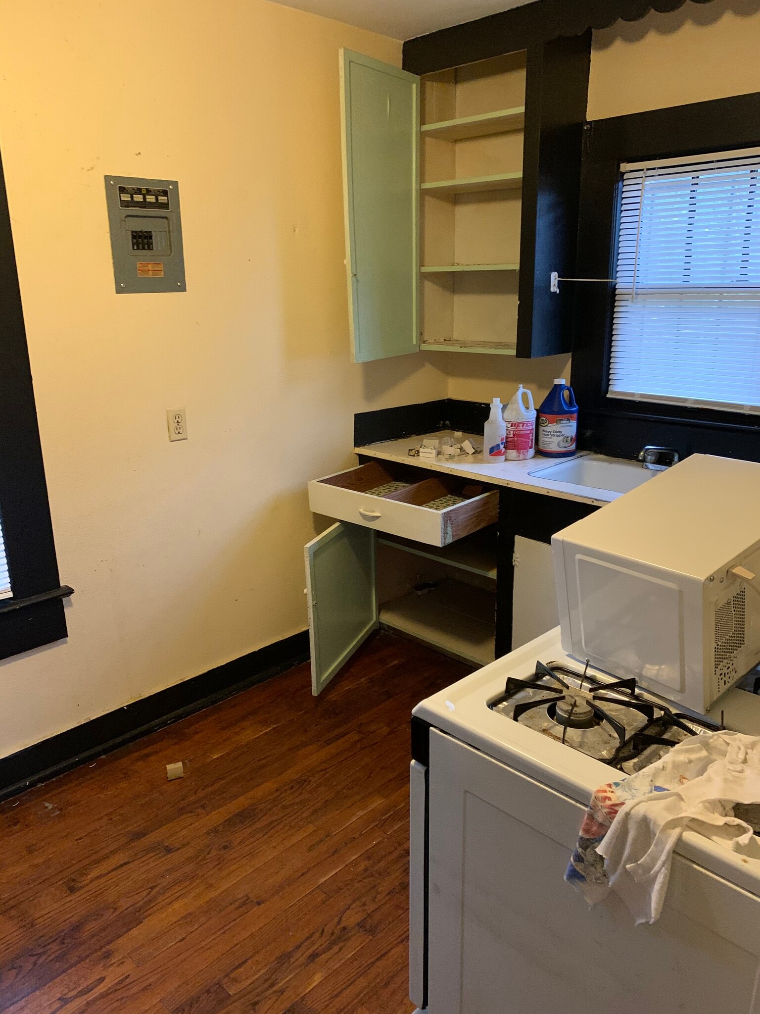 Building Photo - 1412 Old Shell Rd