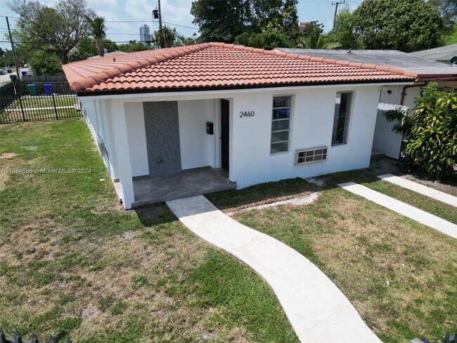 Building Photo - 2460 SW 36th Ave