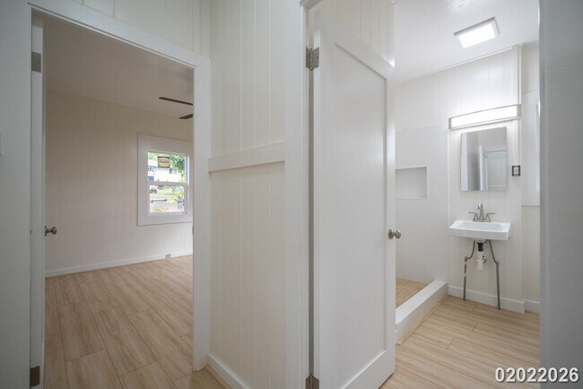 Building Photo - Fully Renovated 2BR/1BA/2 separate Carport Garage in Wahiawa Heights