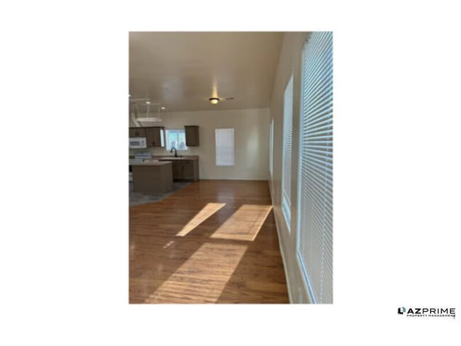 Building Photo - Lovely house