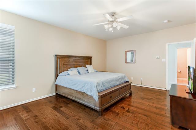 Building Photo - 720 Hardwood Dr