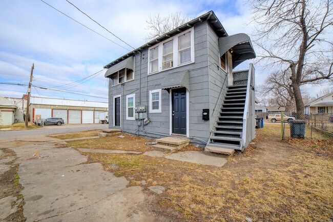 Building Photo - S Trenton Ave Triplex