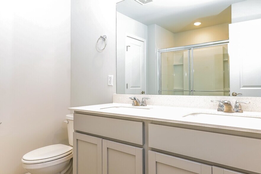 Building Photo - 621 Samuel Lee Ln