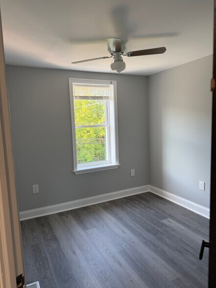 Building Photo - 3317 Ravenwood Ave