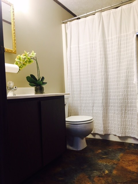 1 BRM BATHROOM - Slate Run Apartments