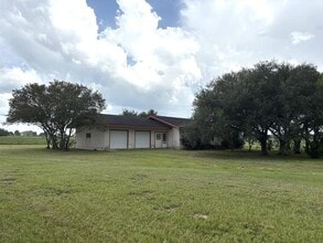 Building Photo - 3987 TX-304
