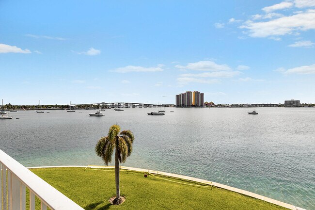 Building Photo - 1025 Sugar Sands Blvd