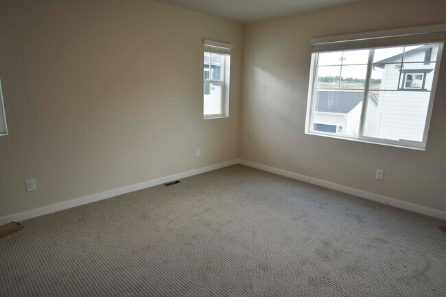 Building Photo - 10202 Spry St