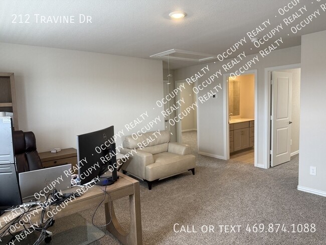 Building Photo - 212 Travine Dr
