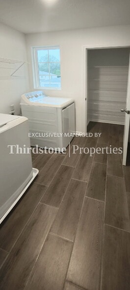 Building Photo - 8225 Cedar Run Ln