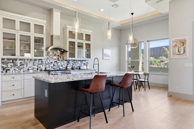 Building Photo - 3813 Calverhall Way