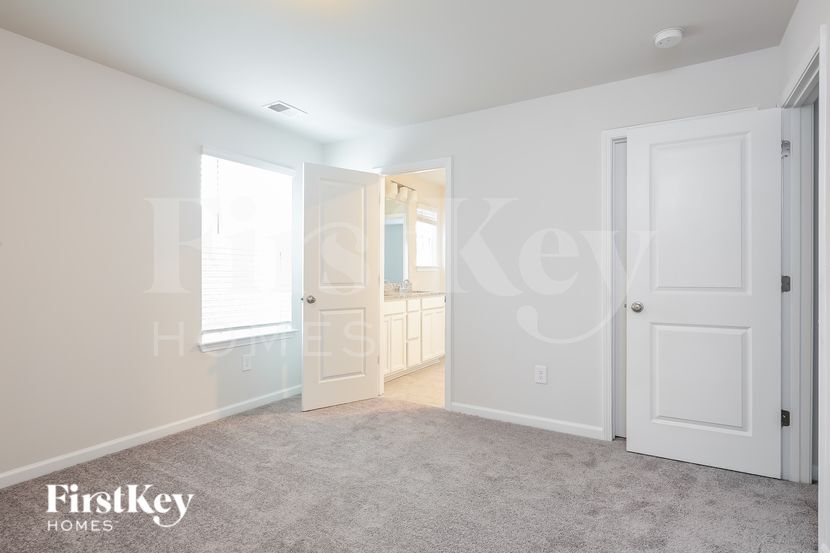 Building Photo - 116 Wild Lily Dr