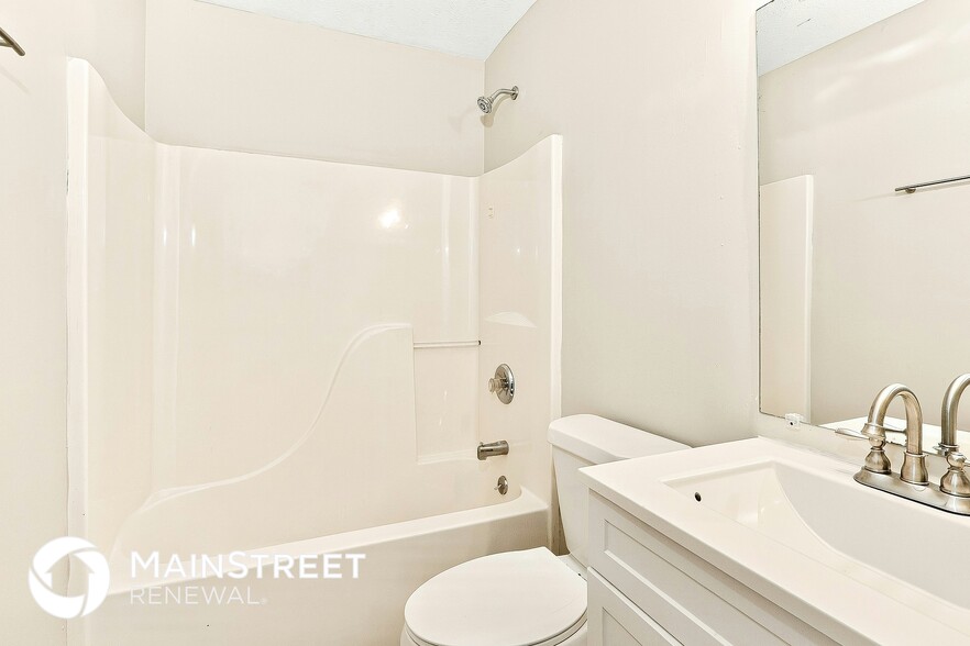 Building Photo - 10414 Pebblestone Cir