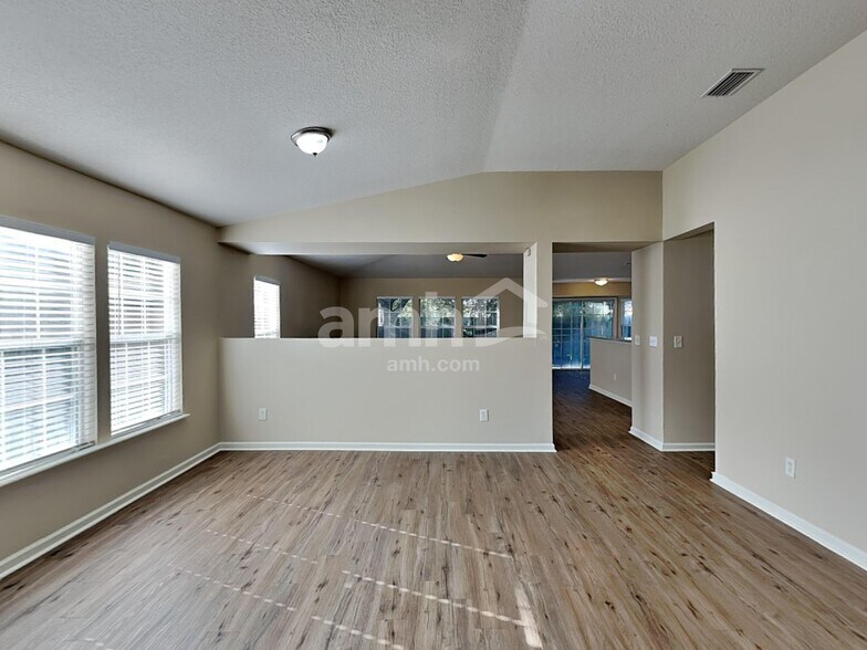 Building Photo - 1433 Heather Ct