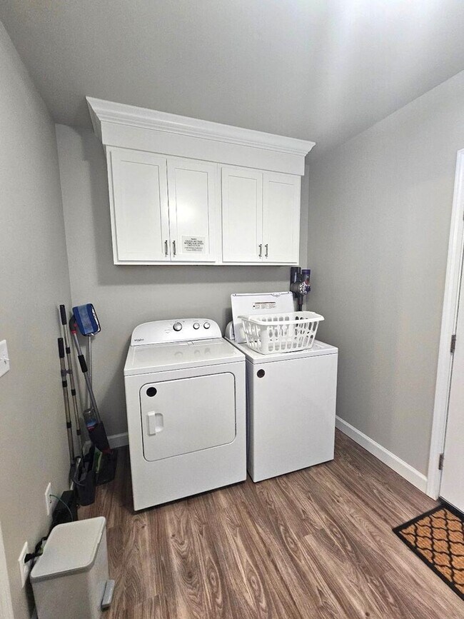 Building Photo - 3 Bedroom home minutes from Prisma Health and Downtown Greenville