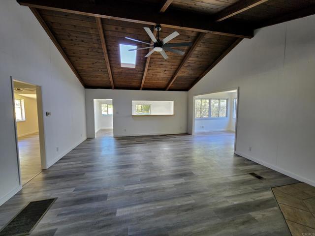 Building Photo - 1008 Manzanita Dr