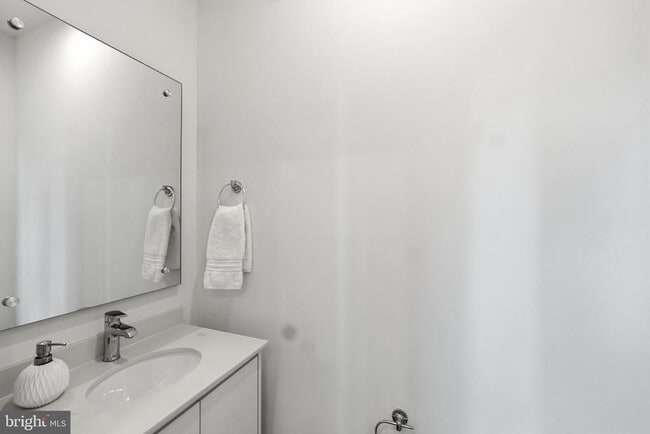 Building Photo - 5548 Topaz Ln