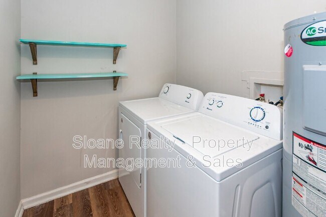 Building Photo - 296 Fleming Rd