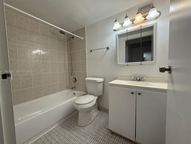 Building Photo - 17011 N Bay Rd