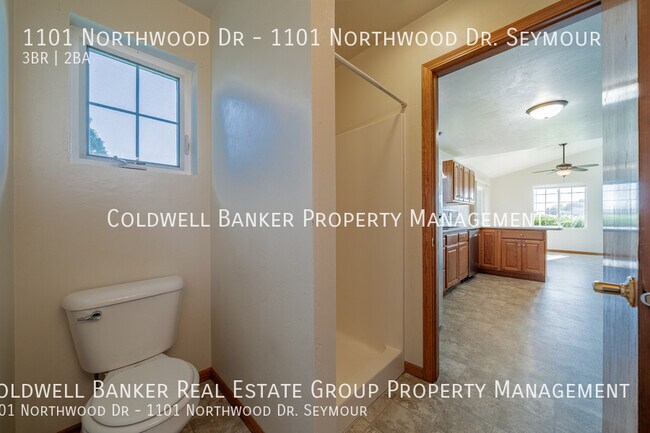 Building Photo - 1101 Northwood Dr