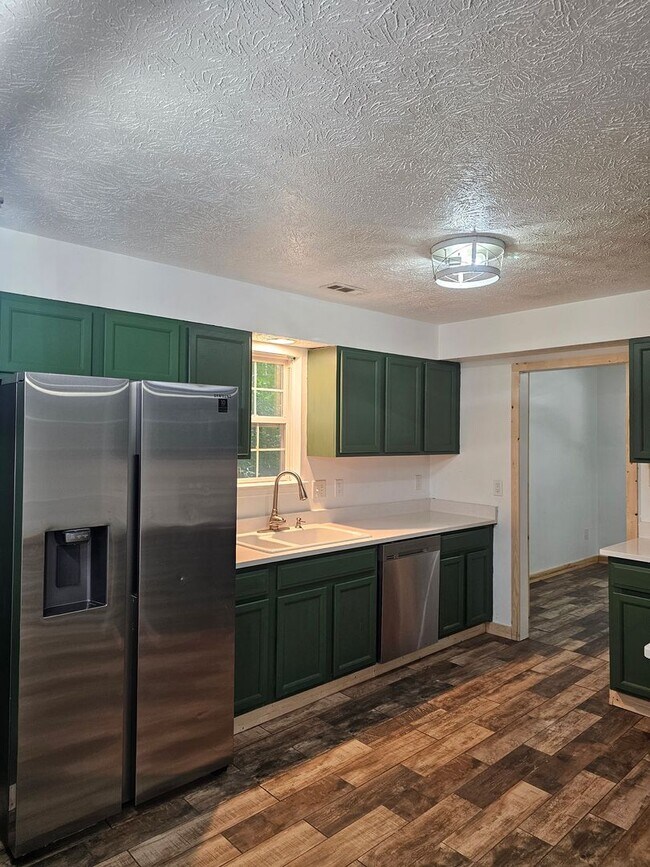 Building Photo - 5679 Hickory Fork Rd