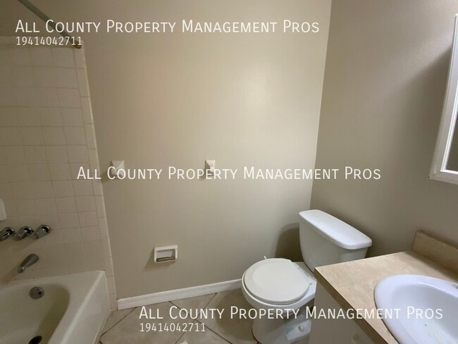 Building Photo - 914 Royal Palm Dr