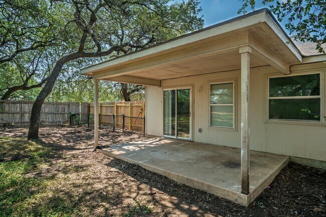 Building Photo - 2401 Haven Dr