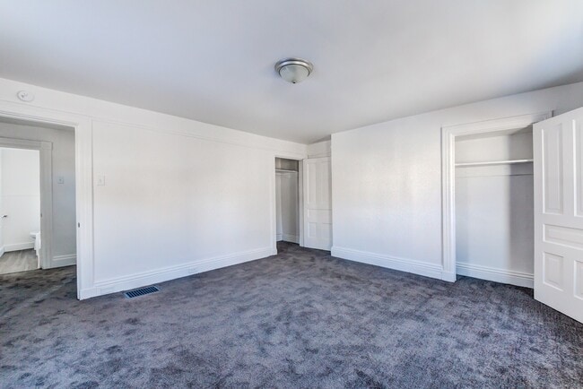 Building Photo - AVAILABLE MAY 2024 - Recently Renovated 2 ...