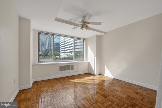 Building Photo - 1121 Arlington Blvd