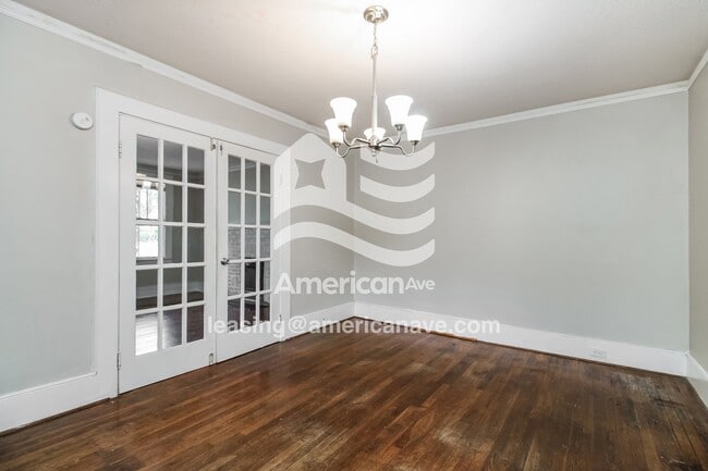 Building Photo - 4213 Ridgewood Ave