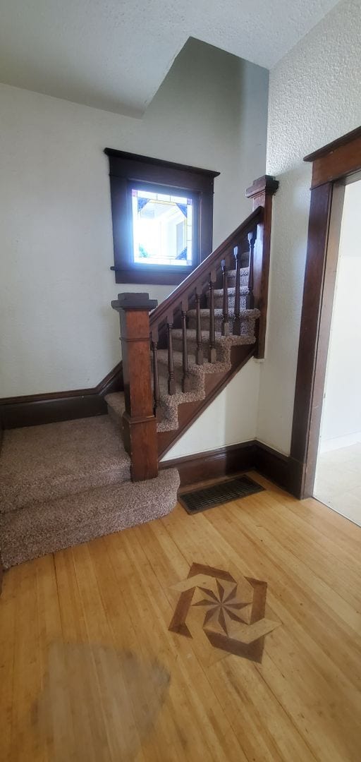 Building Photo - Pre-leasing August - 4bd/2ba