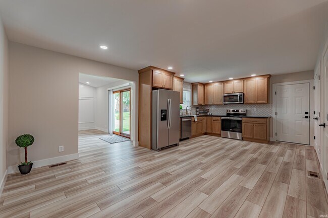 Building Photo - 6840 Copperfield Dr