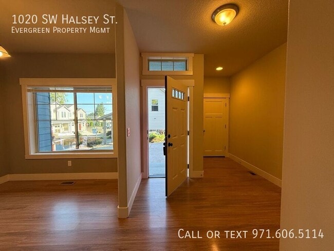Building Photo - 1020 SW Halsey St