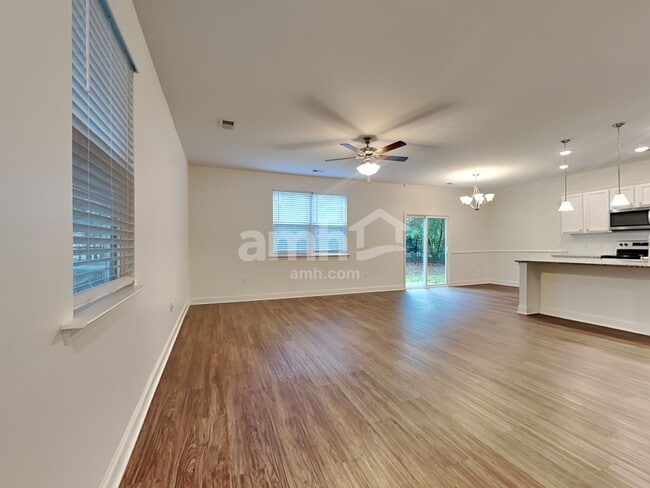 Building Photo - 234 Swan Dr