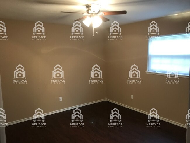 Building Photo - 2004 Newbury Dr