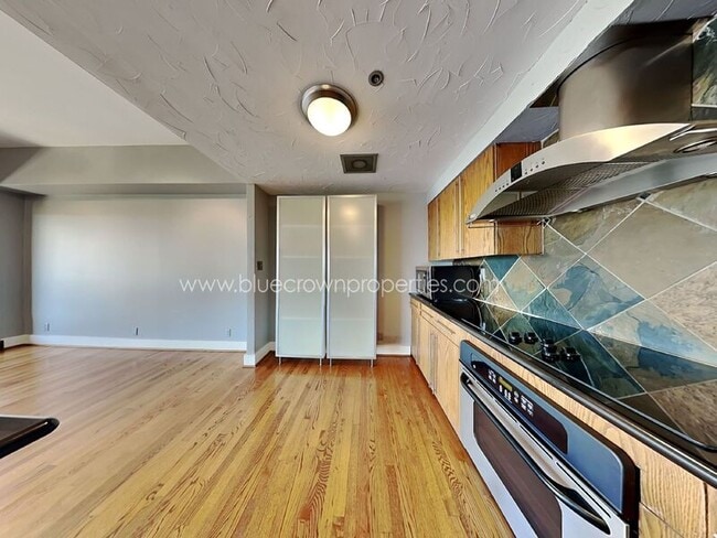 Building Photo - 3030 McKinney Ave